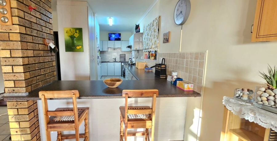 2 Bedroom Property for Sale in De Kelders Western Cape